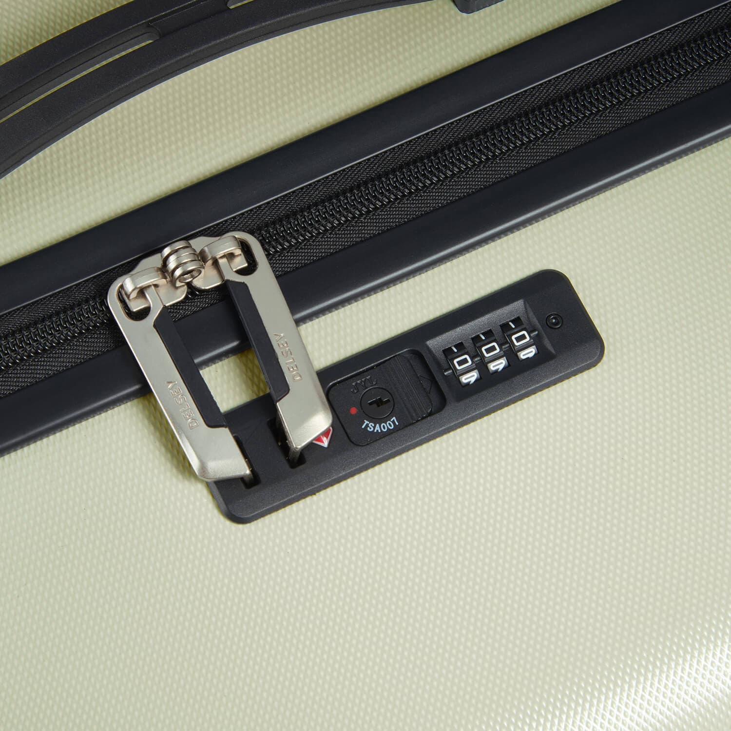 Чемодан Delsey 003891810 Marina 4DW Trolley Case M 66 см