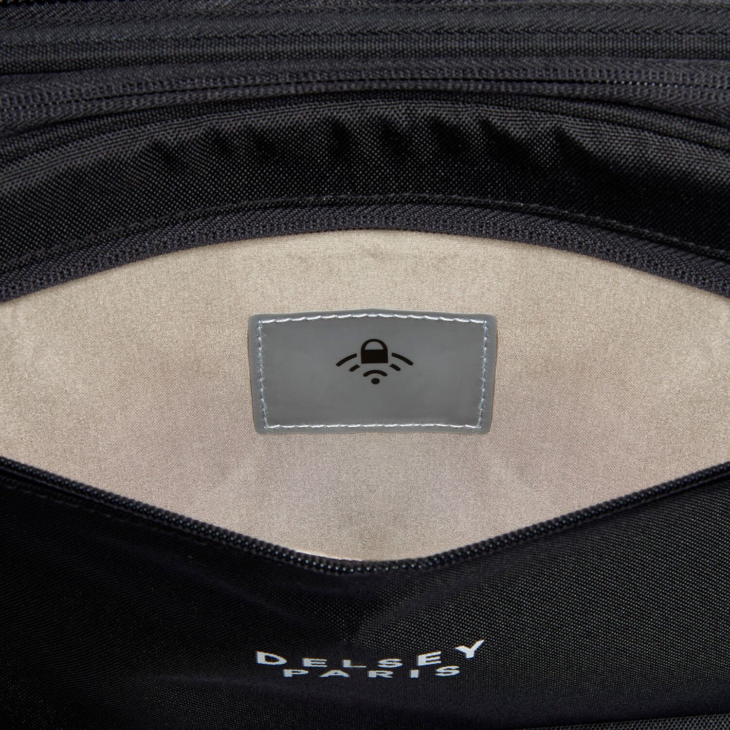 Чемодан Delsey 003813810 Maubert 2.0 4W Trolley Case M 69 см Exp