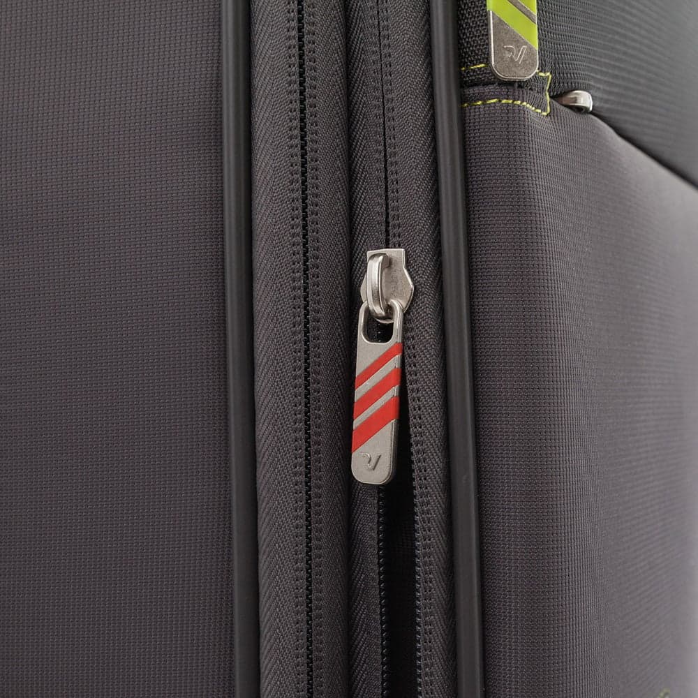 Чемодан Roncato 6122 Speed Medium Trolley 67 см Expandable