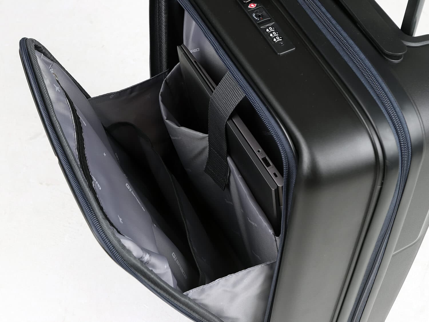 Чемодан-мобильный офис GSpace 119FOCPRO-S Focus Pro Spinner S 55 см 17" USB