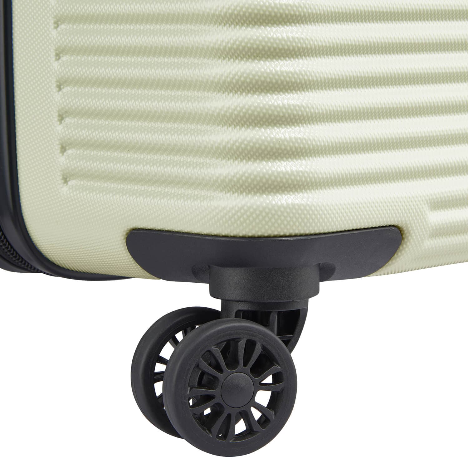 Чемодан Delsey 003891810 Marina 4DW Trolley Case M 66 см