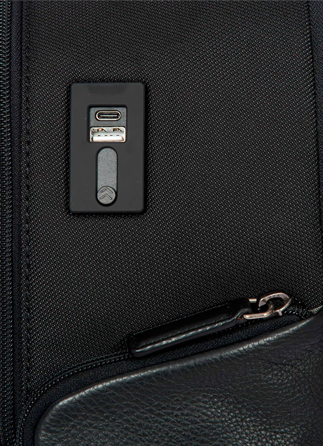 Рюкзак для ноутбука Bric's BR207702 Monza Business Backpack M 15″ USB